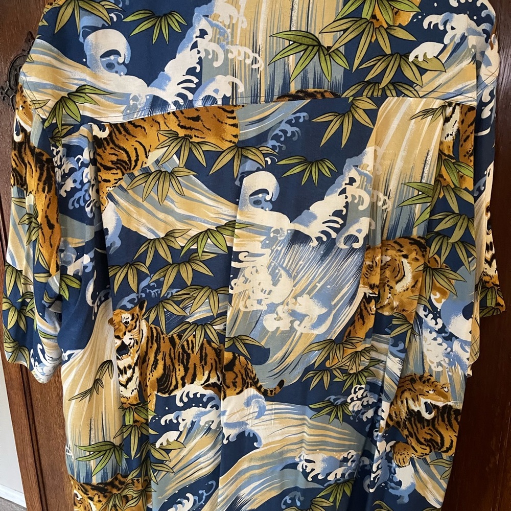 Tropical Tiger Print Casual Men’s Short Sleeve Shirt - Picture 7 of 7